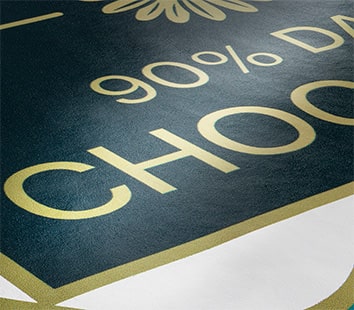 Sjajni lak na samoljepljivim etiketama