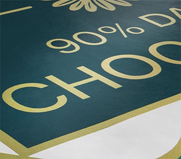 Mat lak na samoljepljivim etiketama